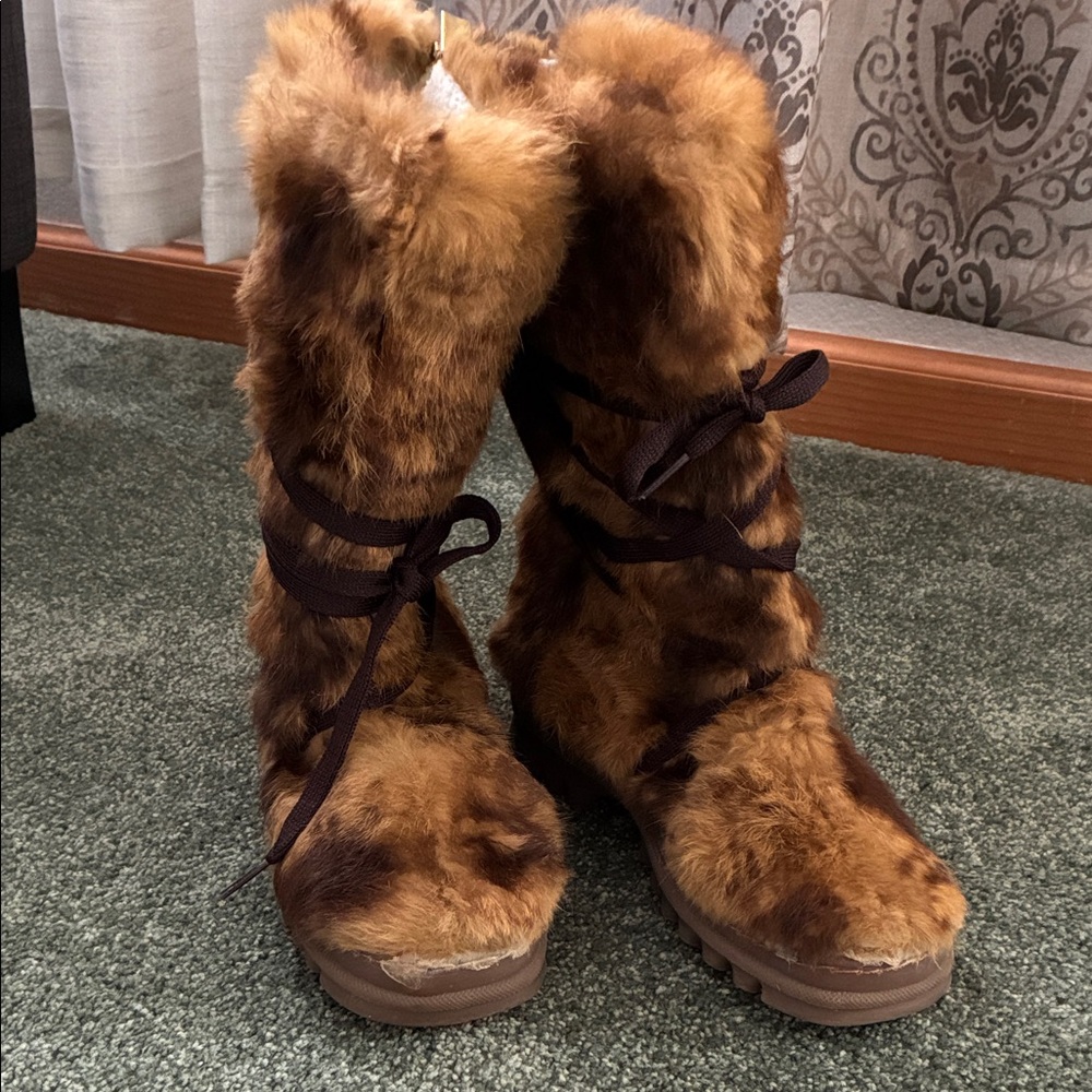 Bebe Y2K brown Faux Fur Boots Size 7